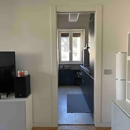 Moderno Bilocale Con Terrazzo Lägenhet *