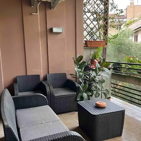 Lägenhet Moderno Bilocale Con Terrazzo