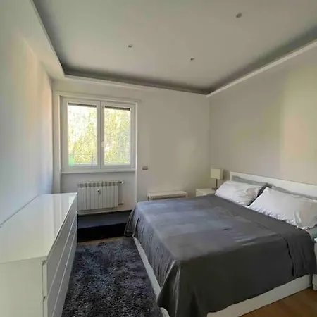 Moderno Bilocale Con Terrazzo Rom