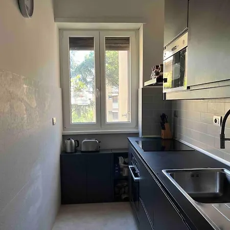 Moderno Bilocale Con Terrazzo Lägenhet