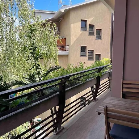 Moderno Bilocale Con Terrazzo