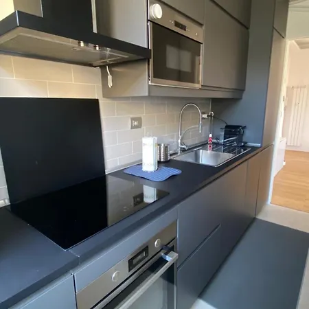 Moderno Bilocale Con Terrazzo * Rom