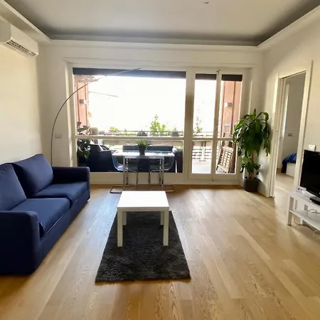 Moderno Bilocale Con Terrazzo Lägenhet *