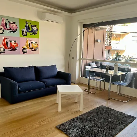 Moderno Bilocale Con Terrazzo Rom