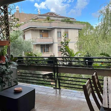 Moderno Bilocale Con Terrazzo * روما